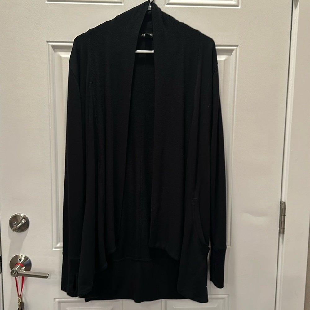 Athleta pranayama restore wrap size M, black
